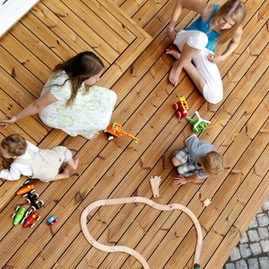 Sàn gỗ biến tính là gì và ưu điểm của sàn gỗ biến tính