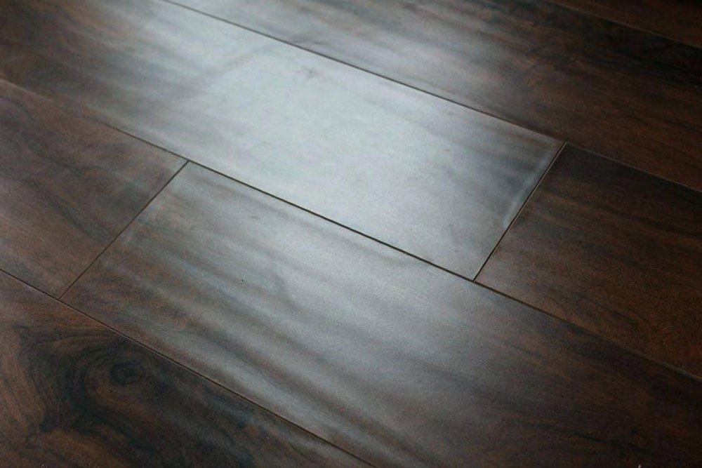 sàn gỗ công nghiệp bị phồng nguyên nhân & cách xử lý 
