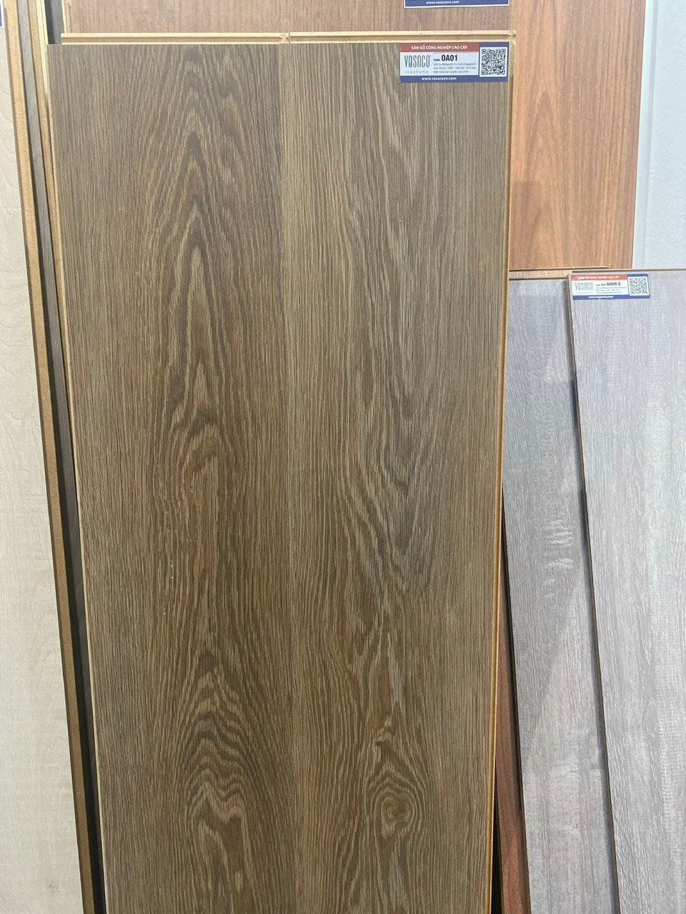 sàn gỗ công nghiệp vasaco vlpoa01 rustic oak brown 1